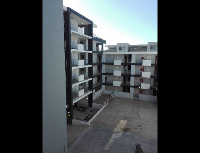 2 BEDROOM APARTMENT FOR SALE IN UMHLANGA RIDGE